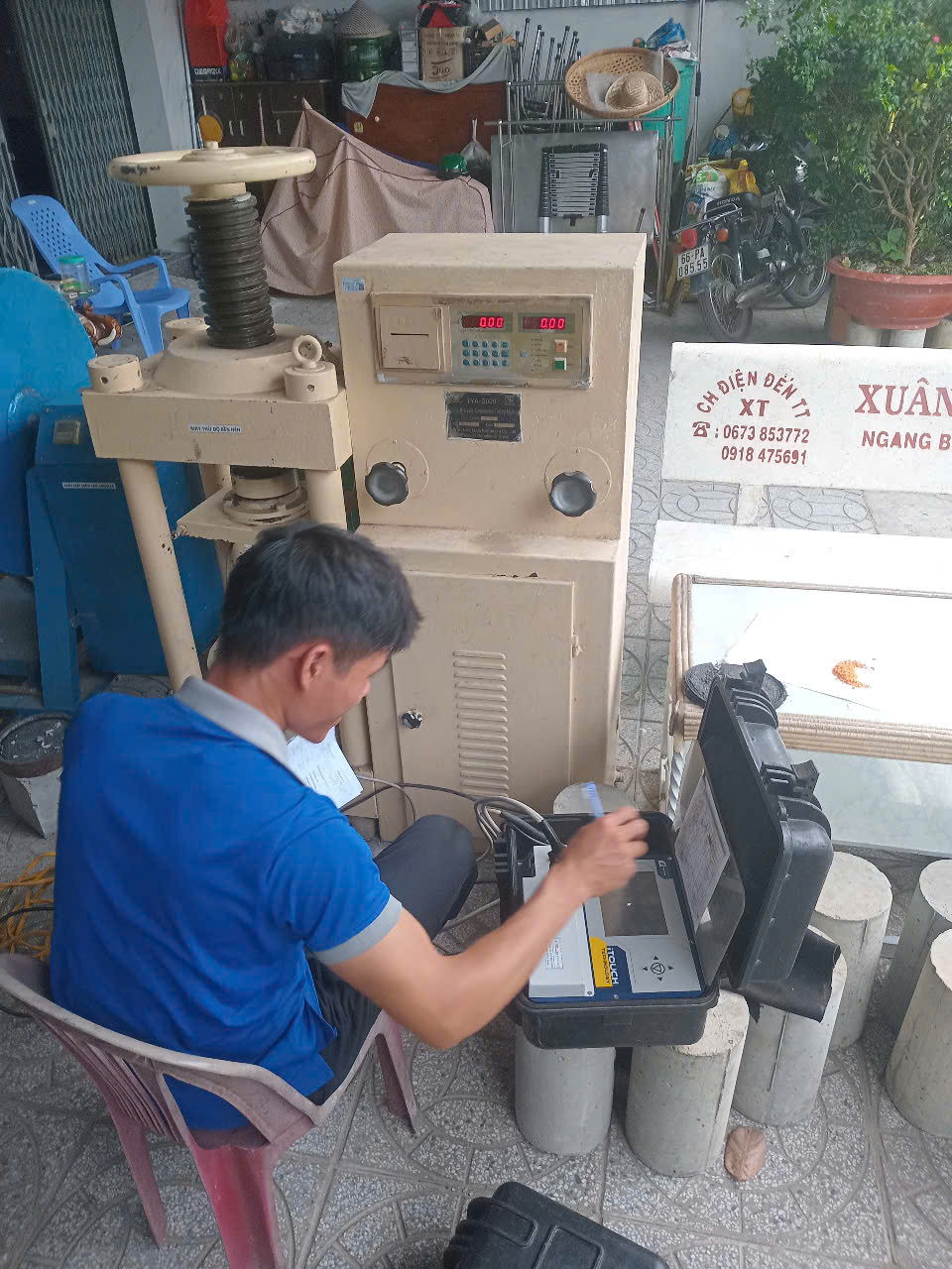 Hiệu chuẩn máy nén bê tông 200kn
